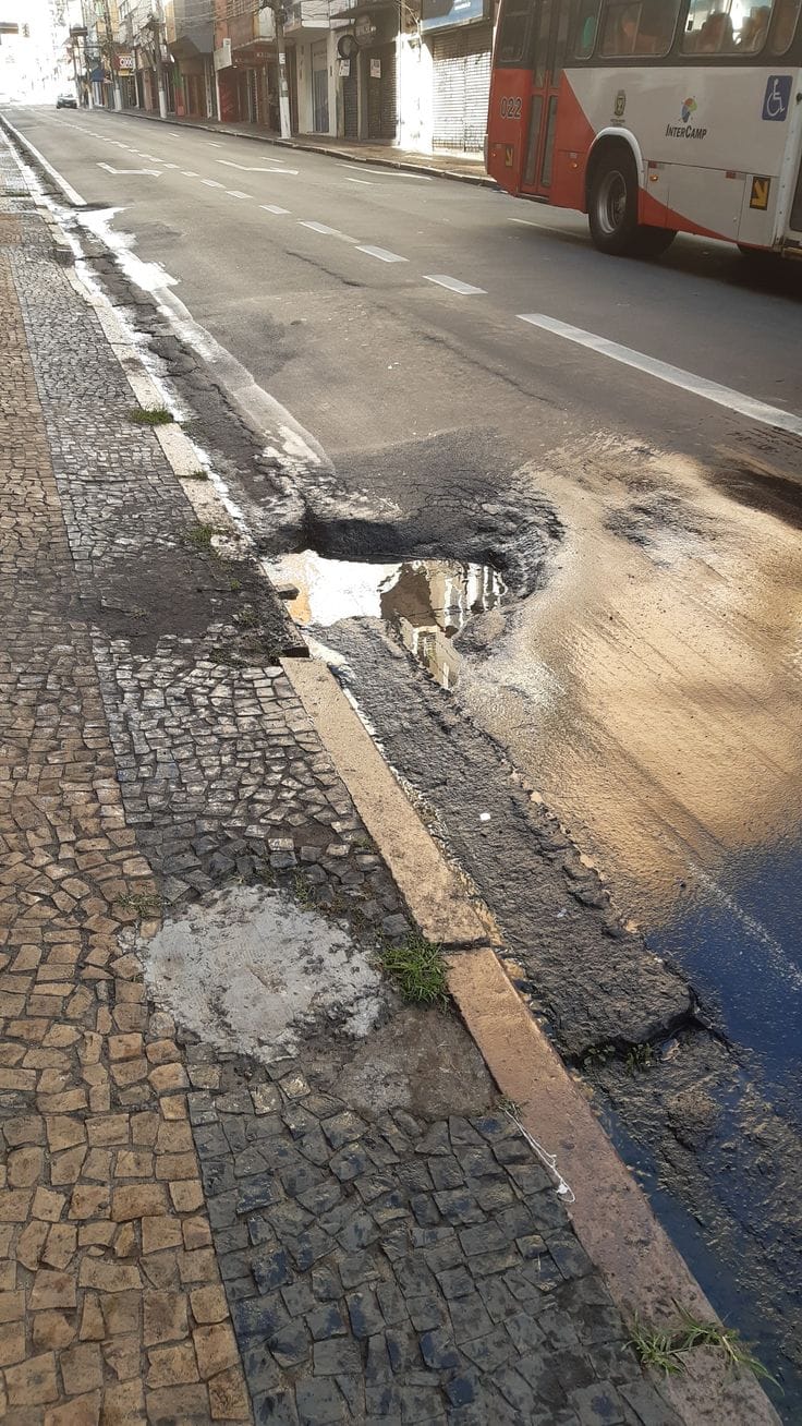 Orçamento para manutenção e reparos em via pública